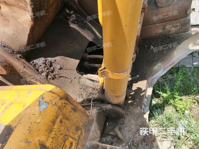 铲斗右后整体(工作和回转装置) 铲斗右后整体(工作和回转装置)