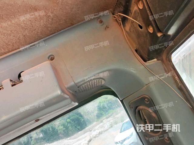 驾驶室正侧(驾驶室部分) 驾驶室正侧(驾驶室部分)