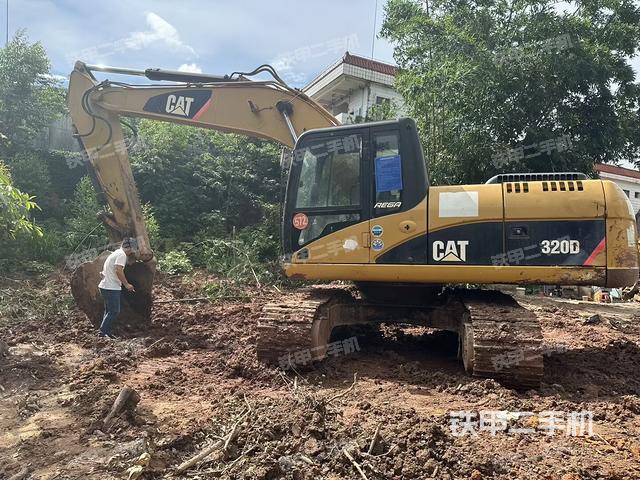 卡特彼勒320D進(jìn)口挖掘機(jī)