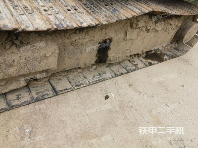 单侧履带整体(整机外观) 单侧履带整体(整机外观)