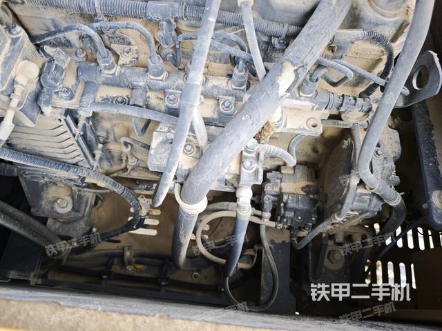气门室盖螺丝特写(上车部件) 气门室盖螺丝特写(上车部件)