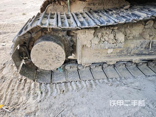 左导向轮(行走机构) 左导向轮(行走机构)