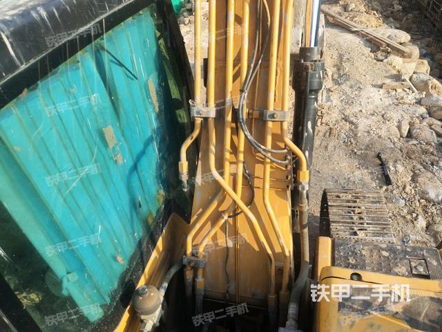 大臂背部俯視(工作和回轉(zhuǎn)裝置) 大臂背部俯視(工作和回轉(zhuǎn)裝置)