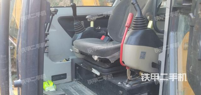 駕駛室整體（整機外觀）