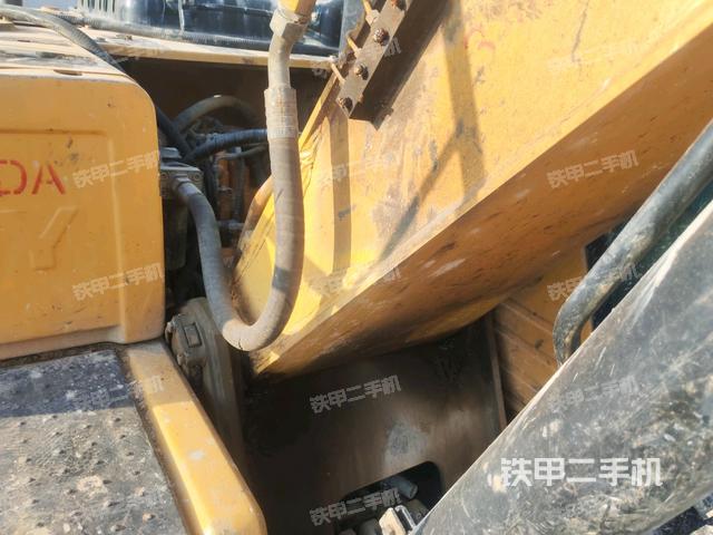 大臂根部?斜視(工作和回轉(zhuǎn)裝置) 大臂根部?斜視(工作和回轉(zhuǎn)裝置)