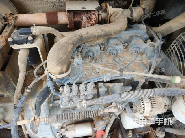 發(fā)動(dòng)機(jī)室（上車部件）