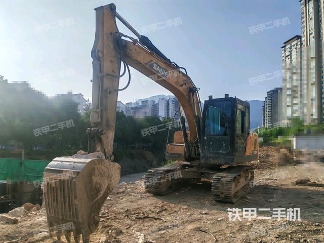 三一重工SY135C挖掘機(jī)