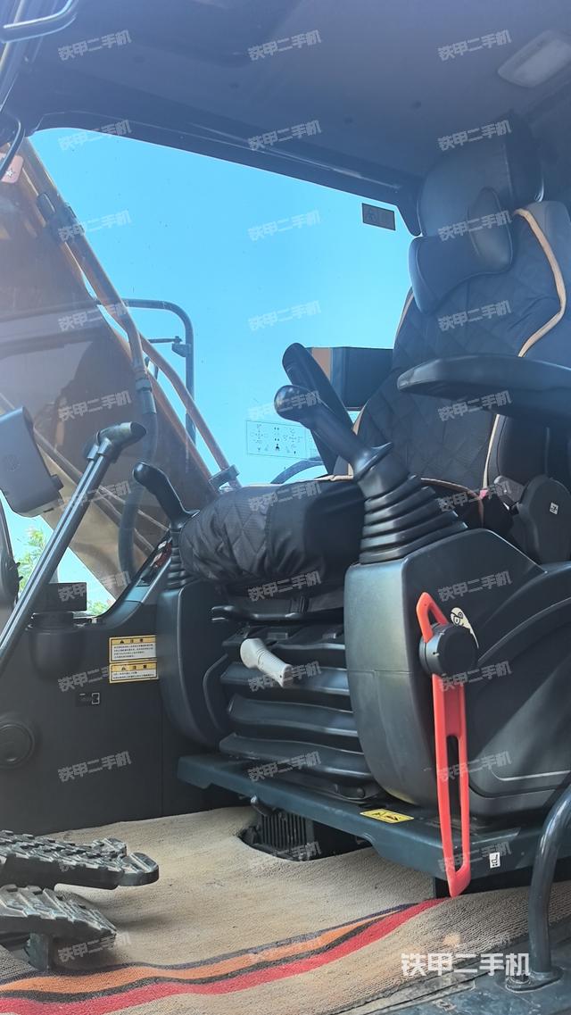 驾驶室整体（整机外观）