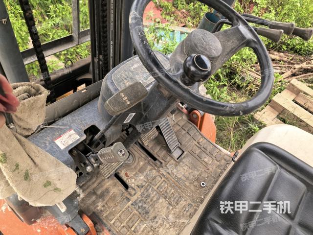 駕駛室頂部（駕駛室/操作室）