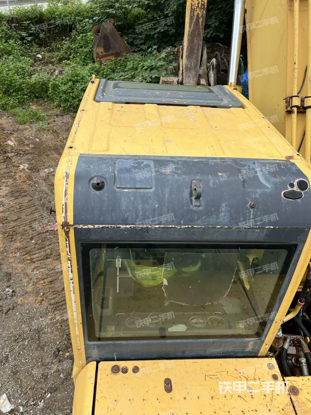 驾驶室顶部（整机外观）