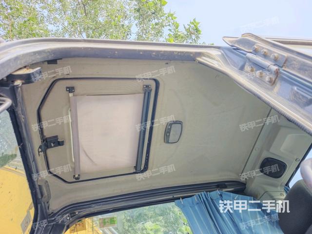 顶棚整体(驾驶室部分) 顶棚整体(驾驶室部分)