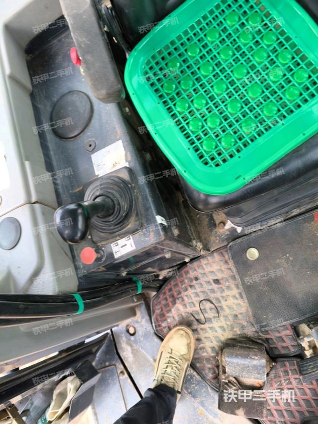 玻璃角标(推土机驾驶室) 玻璃角标(推土机驾驶室)