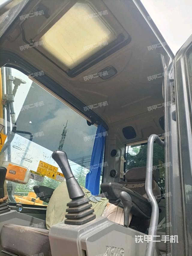 顶棚整体(驾驶室部分) 顶棚整体(驾驶室部分)