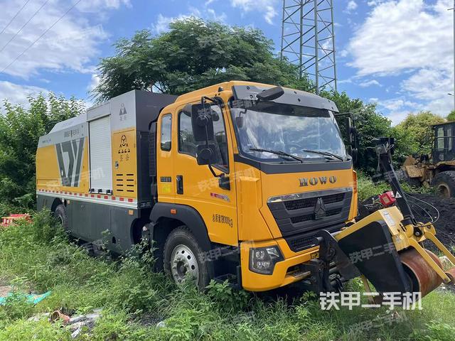 整机左侧（设备外观及核心部件）