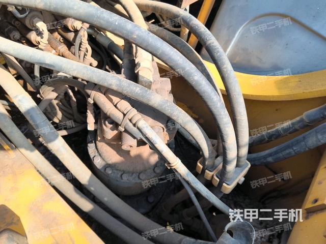 中央回轉接頭特寫(上車部件) 中央回轉接頭特寫(上車部件)