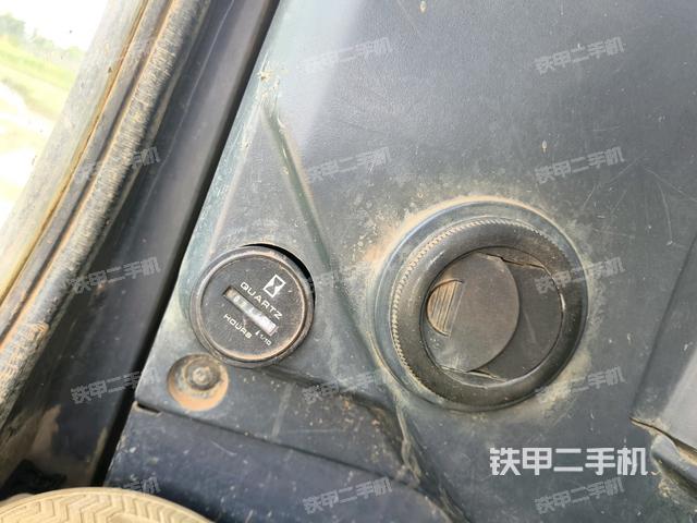 顶棚整体(驾驶室部分) 顶棚整体(驾驶室部分)