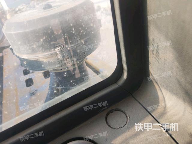 駕駛室左前45度(駕駛室部分) 駕駛室左前45度(駕駛室部分)