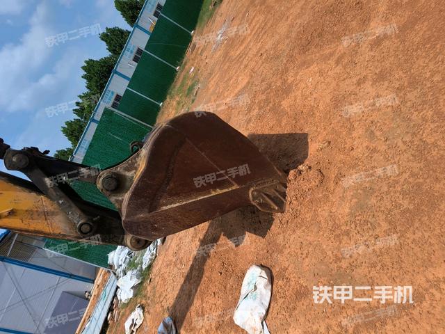 大臂背部俯視(工作和回轉(zhuǎn)裝置) 大臂背部俯視(工作和回轉(zhuǎn)裝置)