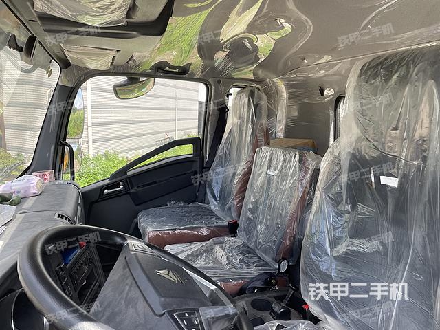 驾驶室操作台（设备外观及核心部件）