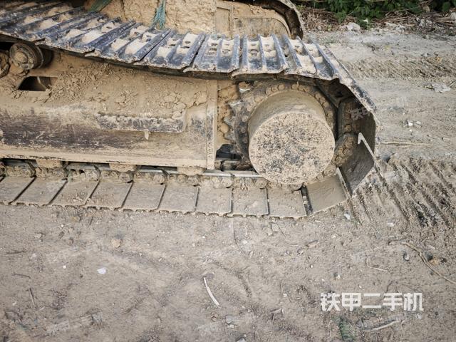 左驱动轮(行走机构) 左驱动轮(行走机构)