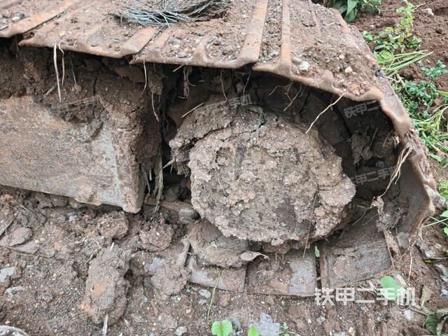 左驅(qū)動(dòng)輪（行走機(jī)構(gòu)）