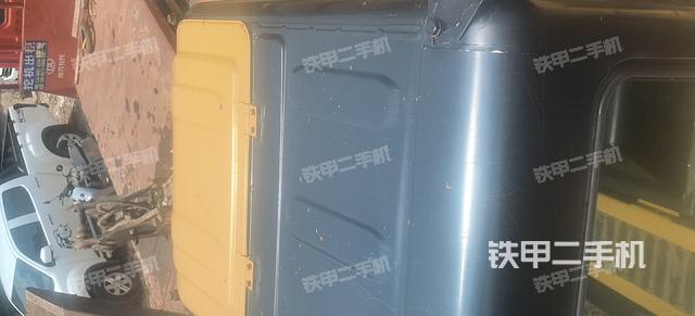 驾驶室顶部（整机外观）