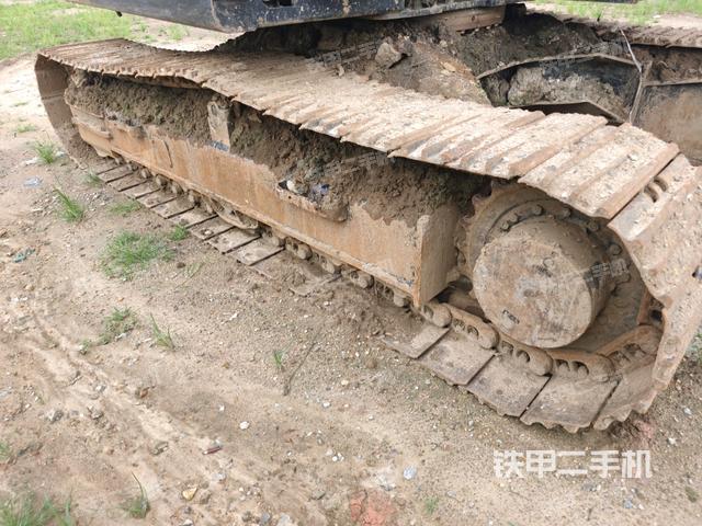 右侧履带整体(行走机构) 右侧履带整体(行走机构)
