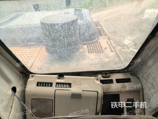 驾驶室左前45度(驾驶室部分) 驾驶室左前45度(驾驶室部分)