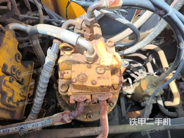 氣門室蓋螺絲特寫(上車部件) 氣門室蓋螺絲特寫(上車部件)