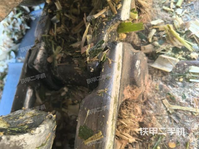 左导向轮(行走机构) 左导向轮(行走机构)