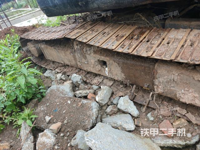 右側(cè)履帶整體?（行走機(jī)構(gòu)）