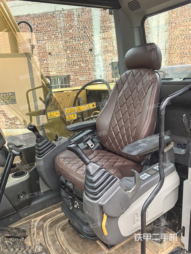 驾驶室整体（整机外观）