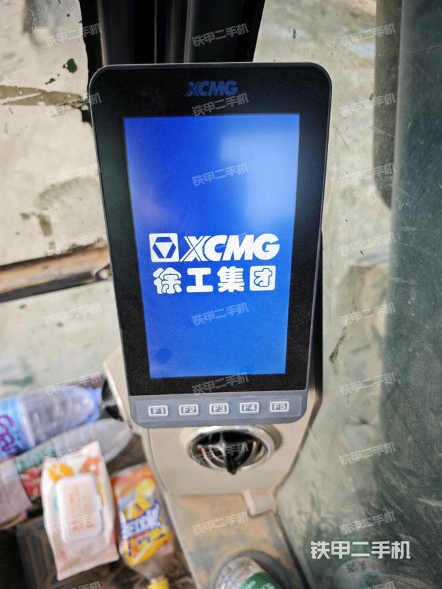 显示屏 (驾驶室部分) 显示屏 (驾驶室部分)