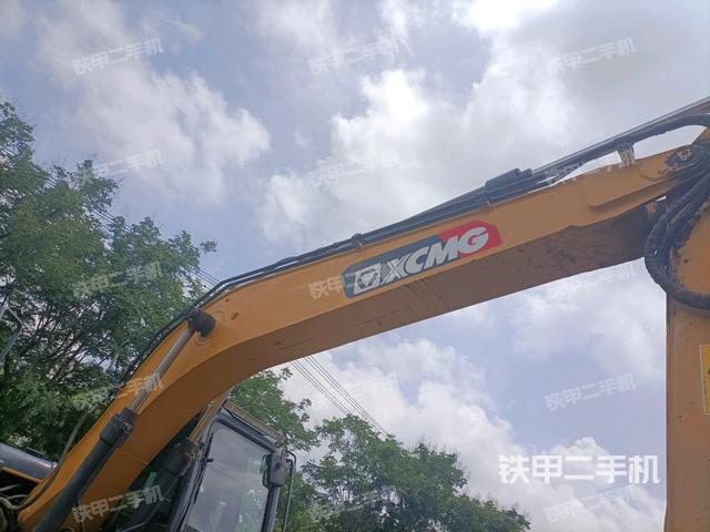 大臂整体 右侧(工作和回转装置) 大臂整体 右侧(工作和回转装置)