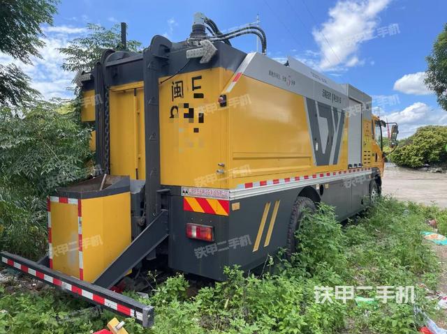 整机右后45°（设备外观及核心部件）