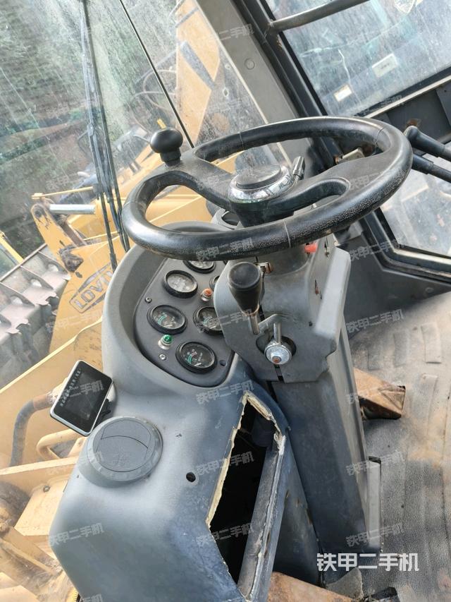 駕駛室工作臺(整機外觀及大件) 駕駛室工作臺(整機外觀及大件)