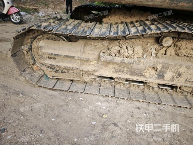 右侧履带整体(行走机构) 右侧履带整体(行走机构)