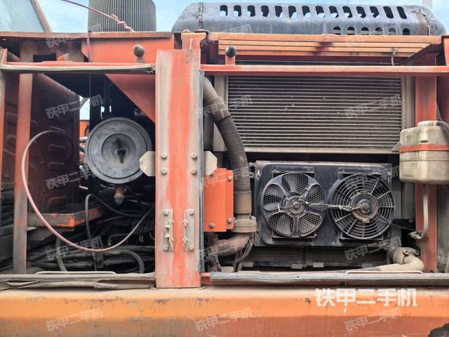 散热器正面(大件舱室) 散热器正面(大件舱室)