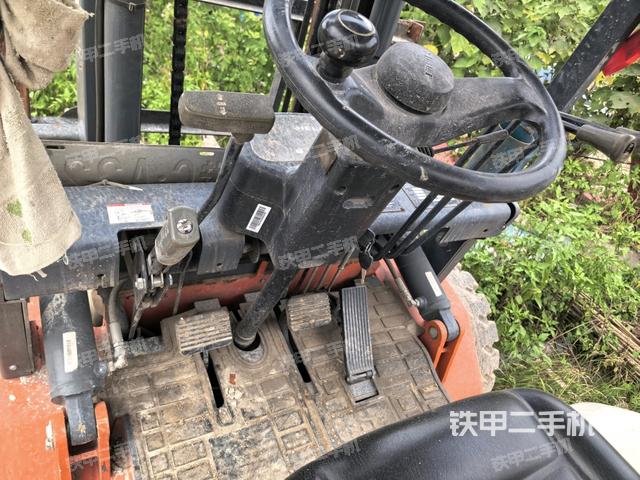 駕駛室內(nèi)部（駕駛室/操作室）