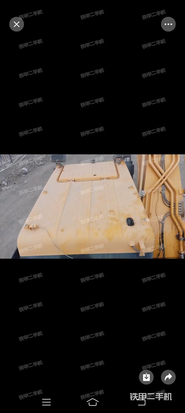 駕駛室頂部(整機(jī)外觀) 駕駛室頂部(整機(jī)外觀)