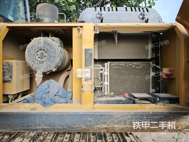散热器正面(大件舱室) 散热器正面(大件舱室)