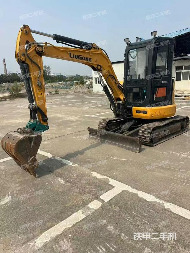 柳工CLG9035E挖掘機(jī)