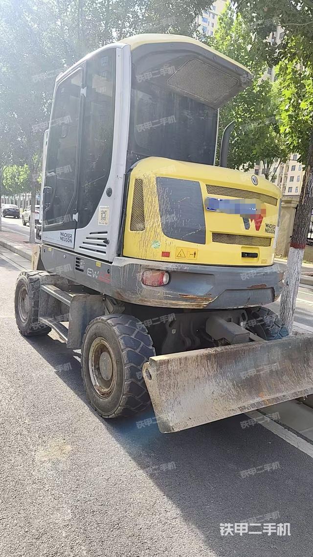 單側(cè)履帶整體（整機(jī)外觀）