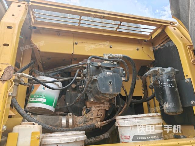 散熱器正面(大件艙室) 散熱器正面(大件艙室)