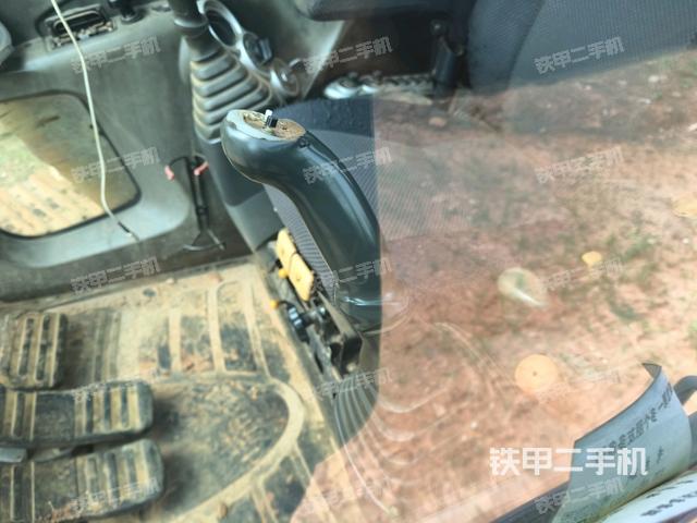 后窗玻璃角標(駕駛室部分) 后窗玻璃角標(駕駛室部分)