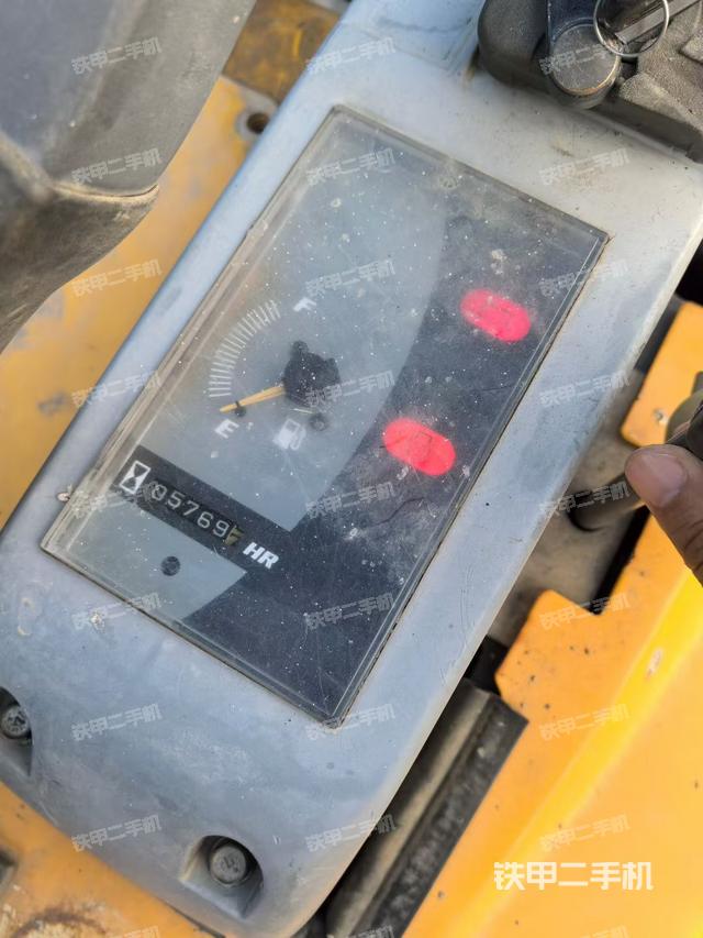 驾驶室整体（整机外观）