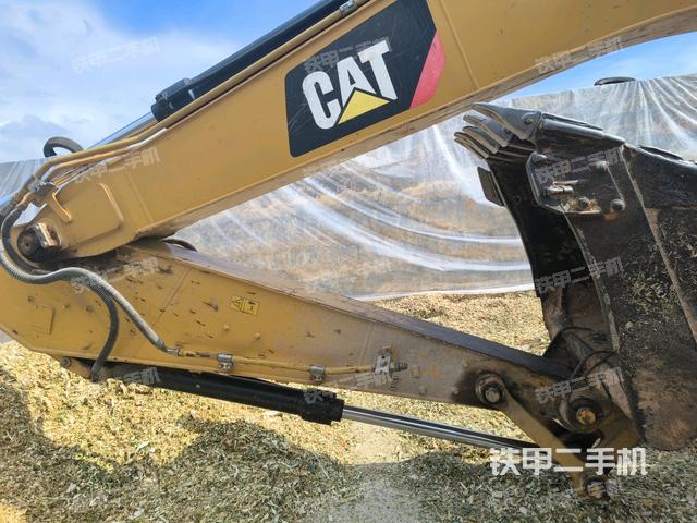 大臂根部 斜视(工作和回转装置) 大臂根部 斜视(工作和回转装置)