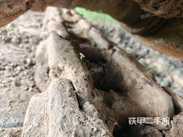 右导向轮(行走机构) 右导向轮(行走机构)