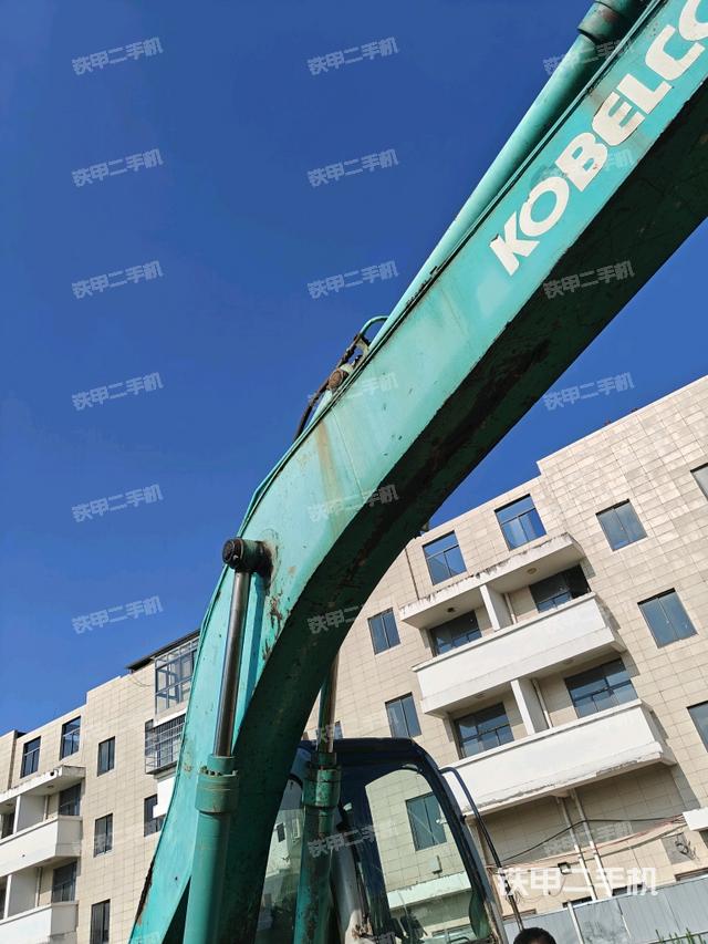 大臂根部 斜视(工作和回转装置) 大臂根部 斜视(工作和回转装置)