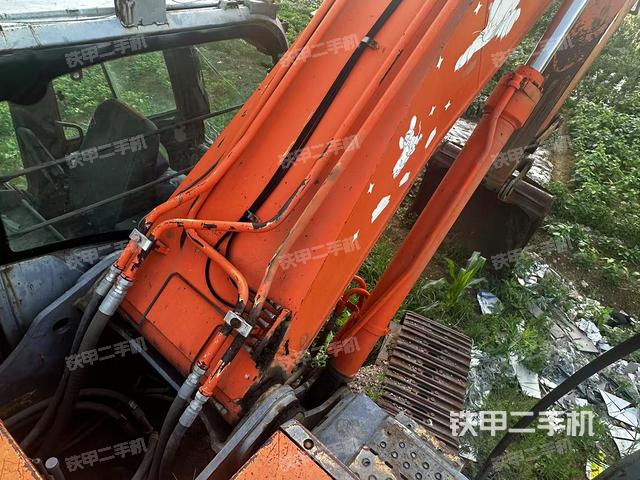 駕駛室頂部（整機(jī)外觀）